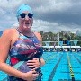 Madre embarazada inspira al nadar mil 500 metros; gana segundo lugar en competencia