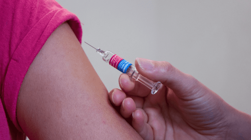 Académicos señalan la importancia de vacunarse para protegerse contra enfermedades.(Archivo)