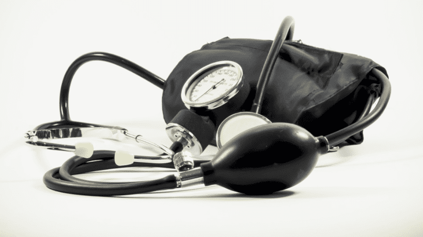 La presión arterial se mide generalmente en el brazo y para ello se utiliza un tensiómetro.(Pixabay)