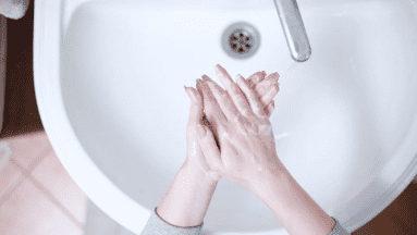 Así debes lavar tus manos para evitar enfermedades como el coronavirus