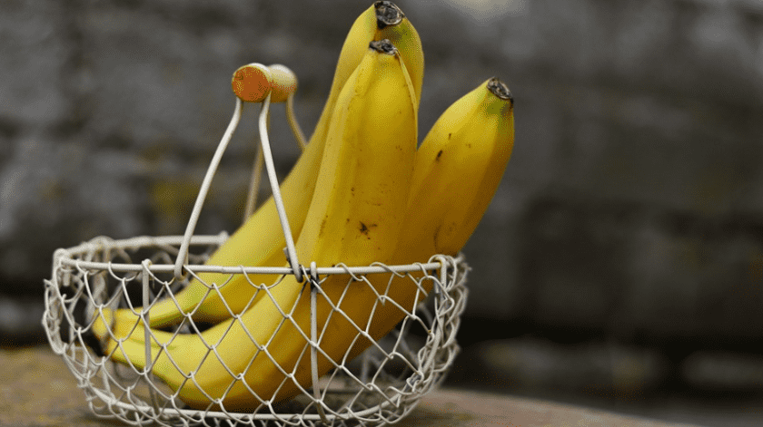 El plátano es un carbohidrato ideal para consumir antes de tu rutina de ejercicios.(Pixabay)