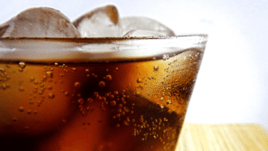 Consumir bebidas azucaradas y comida chatarra aumenta vulnerabilidad ante Covid-19
