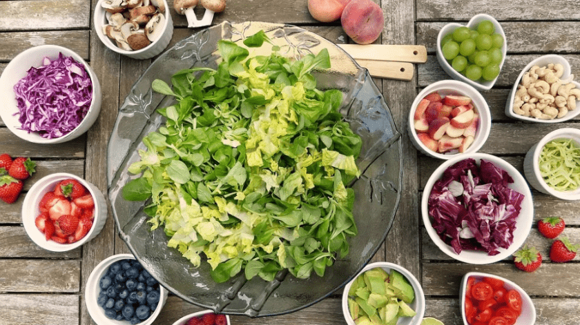 La dieta DASH incluye alimentos de todos los grupos y es el plan alimenticio recomendado para disminuir la presión arterial.(Pixabay)