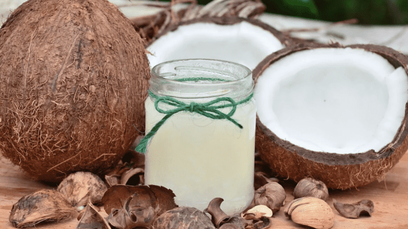 El aceite de coco suele ser recomendado para bajar de peso.(Pixabay)