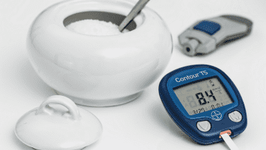 ¿Qué es la prediabetes y cómo puedo evitar desarrollar diabetes?