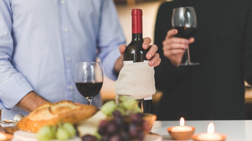 Según estudios, el vino tinto puede brindar beneficios a la salud.(Pexels)