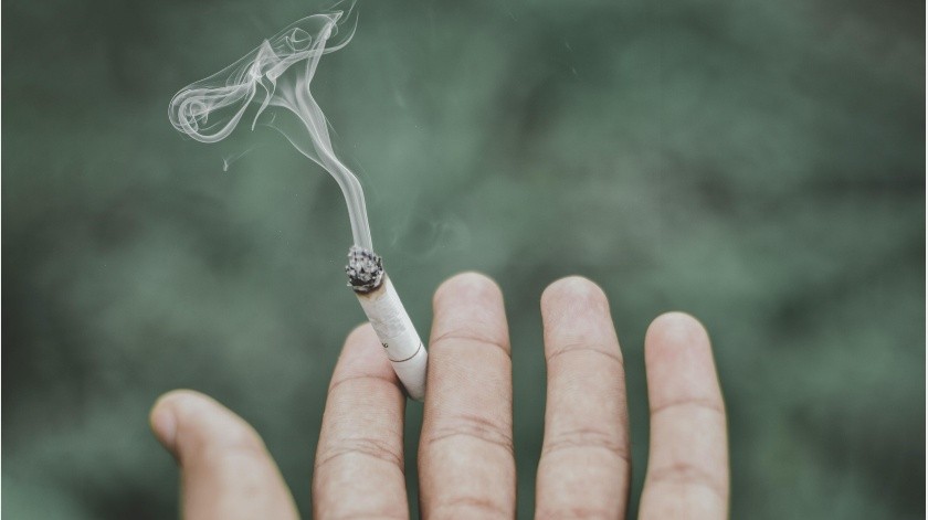 La OMS ha alertado de los riesgos de desarrollar diferentes tipos de cáncer si eres un fumador.(Pexels)