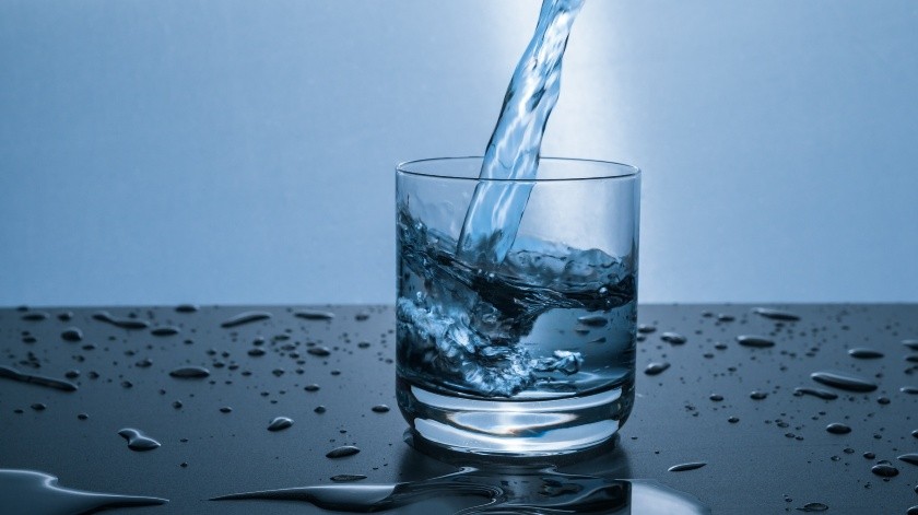 La sed es un síntoma común de la pérdida de líquidos pero no es normal cuando no puedes saciarla.(Pexels)