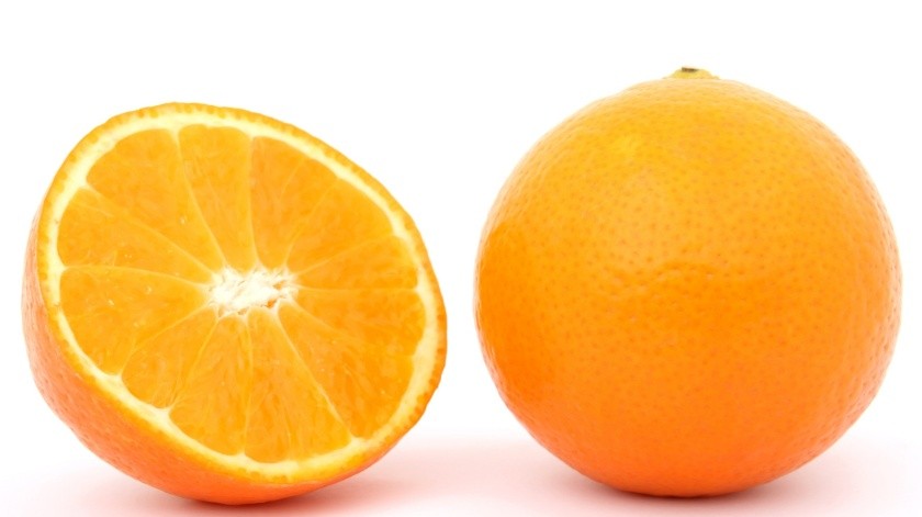 Por su contenido de vitamina C, las naranjas ayudan a combatir los signos de la edad debido a que estimulan la producción de colágeno. (Pexels)