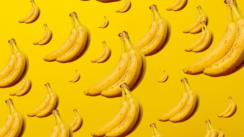 El plátano es rico en magnesio y potasio, además ayuda a combatir el envejecimiento prematuro.(Pexels)