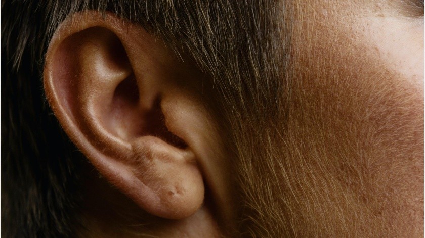 Especialistas hacen énfasis en atender los primeros síntomas del dolor de oído para evitar complicaciones.(Pexels)