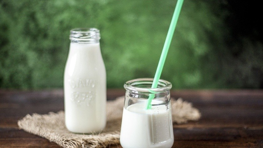 Los efectos de los lácteos en la salud del corazón son aún más complejos y las investigaciones han demostrado que beber leche puede aumentar el riesgo de enfermedades cardíacas.(Pixabay.)
