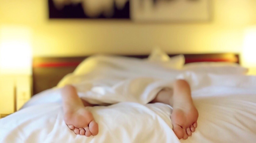 Dormir es fundamental para la salud, sin embargo, el calor es un factor que puede impedir que esto suceda.(Pixabay)