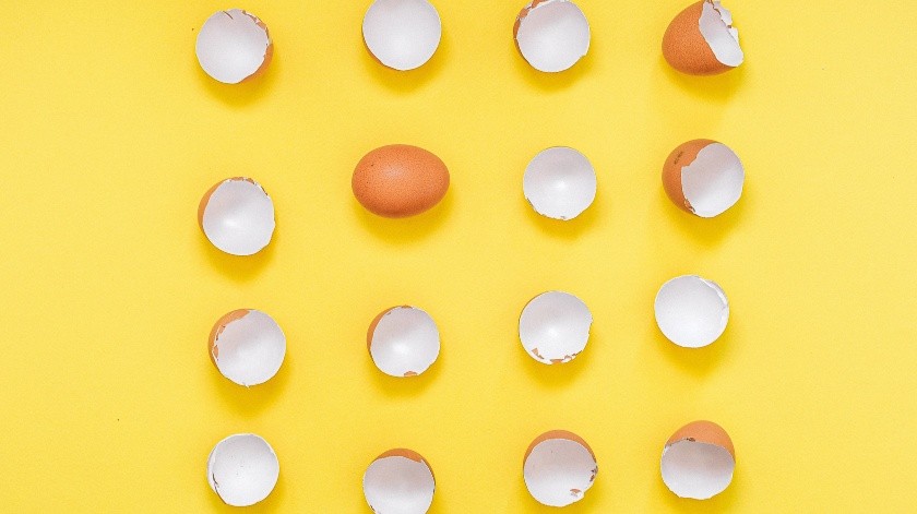 Puedes aprovechar las cáscaras de huevo en diferentes usos en lugar de tirarlas.(Pexels)