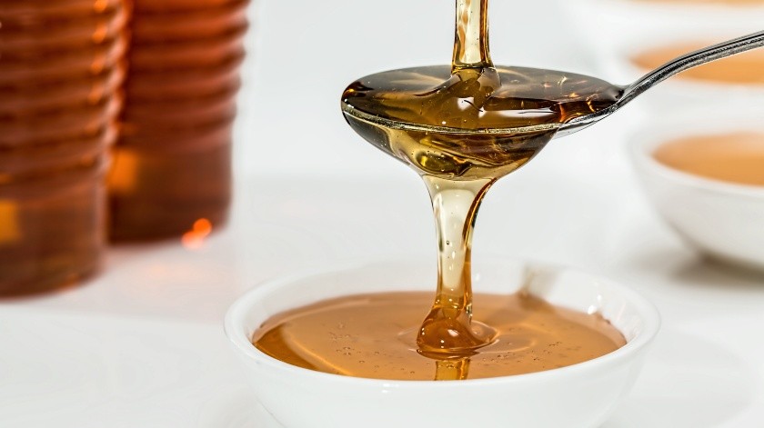 La miel posee grandes beneficios para la salud, los cuales han sido aprovechados desde hace años.(Pixabay)