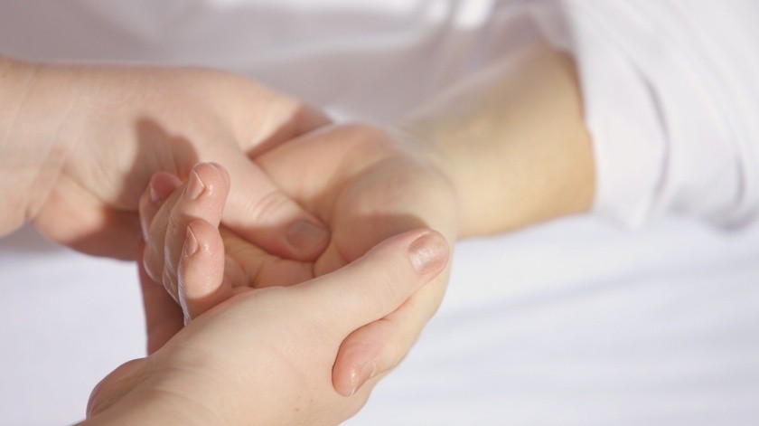 A menudo el entumecimiento de manos se debe a afecciones del cerebro y del sistema nervioso o a padecimientos crónicos.(Pixabay)