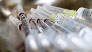 Coronavac, una de las vacunas que espera ser administrada en países de Suramérica