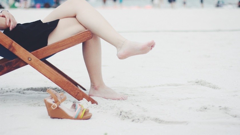 La aparición de granitos en las piernas es una afección común e inofensiva de la piel.(Pixabay)