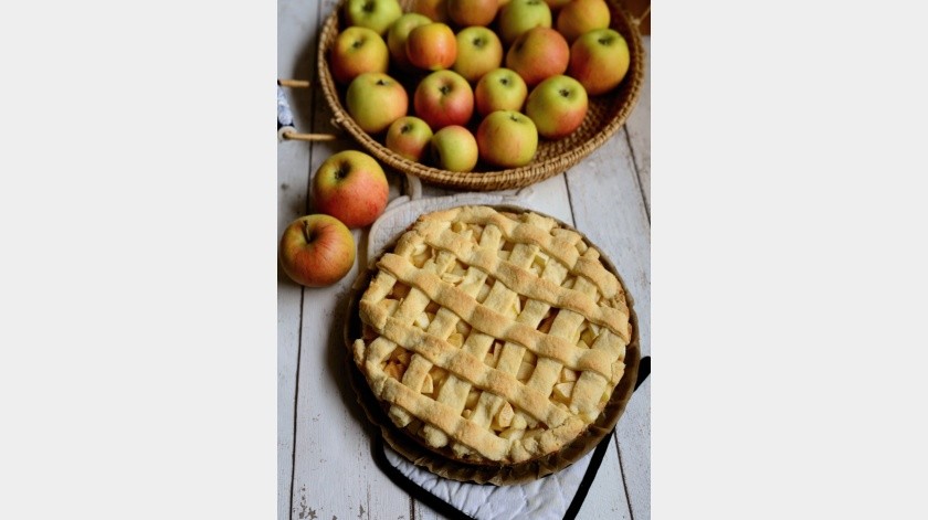 Uno de los postres favoritos cuando llega el otoño es el pay de manzana.(Pixabay)