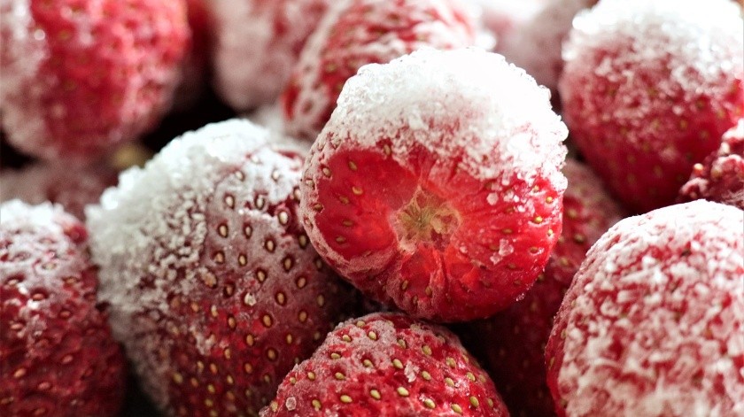Las frutas congeladas pueden ser una buena opción para preparar desayunos rápidos y fáciles como los batidos.(Pixabay)