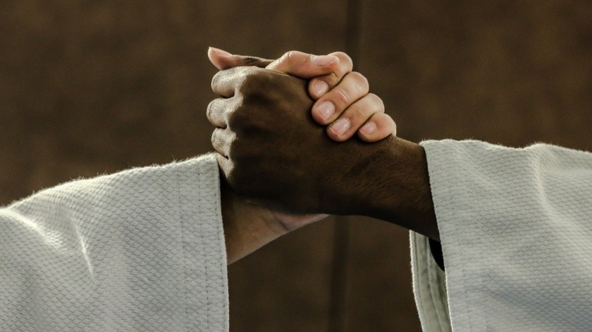 Un estudio de Winter y Breitenstein(2007), demostró que realizar judo de alta intensidad durante unos minutos mejora la adquisición y retención del vocabulario en los adultos.(Pixabay.)
