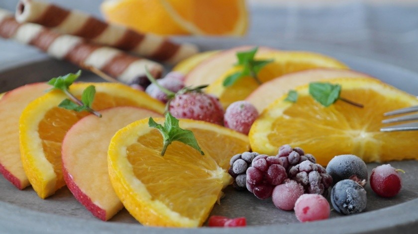 En resumen, es deseable consumir frutas como parte de una dieta saludable, sin olvidar que el exceso de porciones puede aumentar el consumo de azúcares recomendado.(Pixabay.)