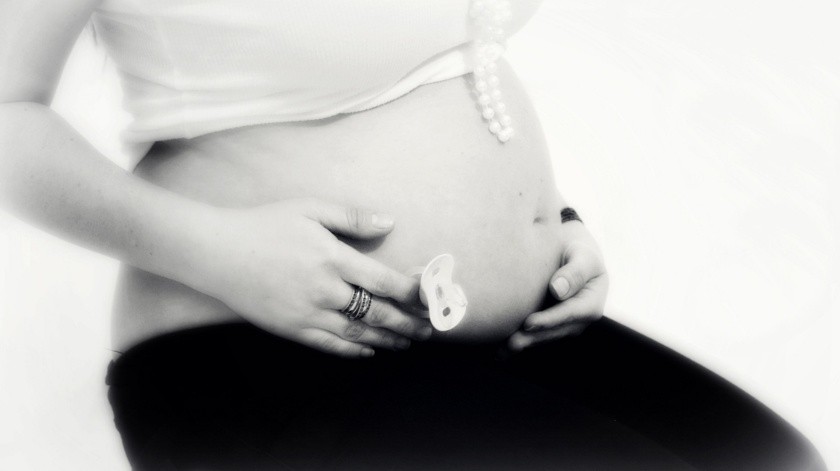 El estrés durante el embarazo puede empeorar los malestares propios del embarazo, como problemas para dormir y dolor corporal. También puede generar problemas más graves(Pixabay)