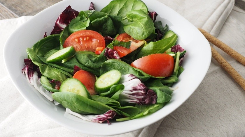 Una buena alimentación puede ayudarte a mantener fuerte tu sistema inmune.(Pixabay)
