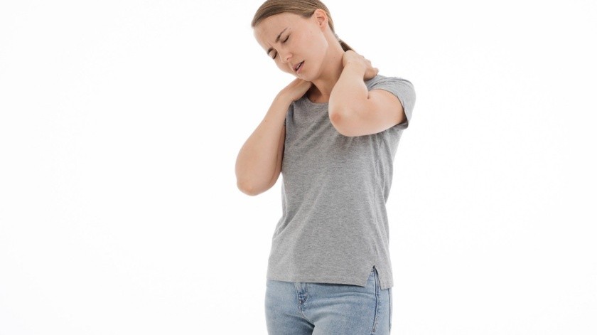 Ciertas enfermedades, como la artritis reumatoide, la meningitis o el cáncer, pueden causar dolor de cuello. La mayoría de los dolores de cuello se asocian con una mala postura (Pixabay.)