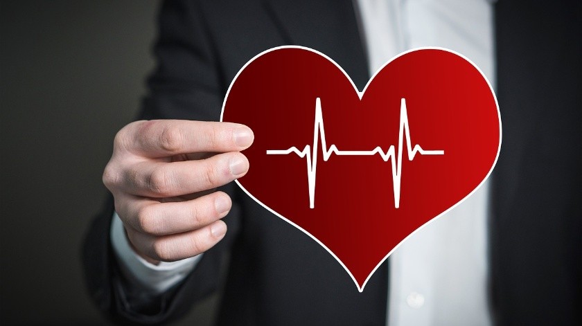 Cambios en tu estilo de vida pueden ser de gran ayuda para mejorar la salud de tu corazón.(Pixabay)