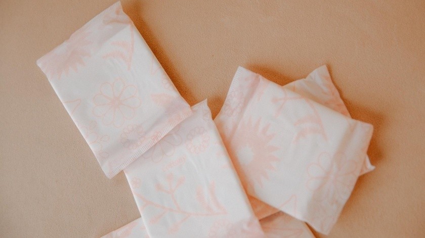 Las toallas de plástico pueden causar mal olor e infecciones en algunas mujeres.(Pexels)