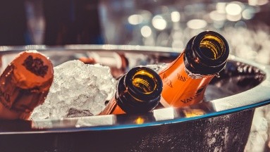 Investigación: Primer confinamiento aumentó por ansiedad consumo de alcohol