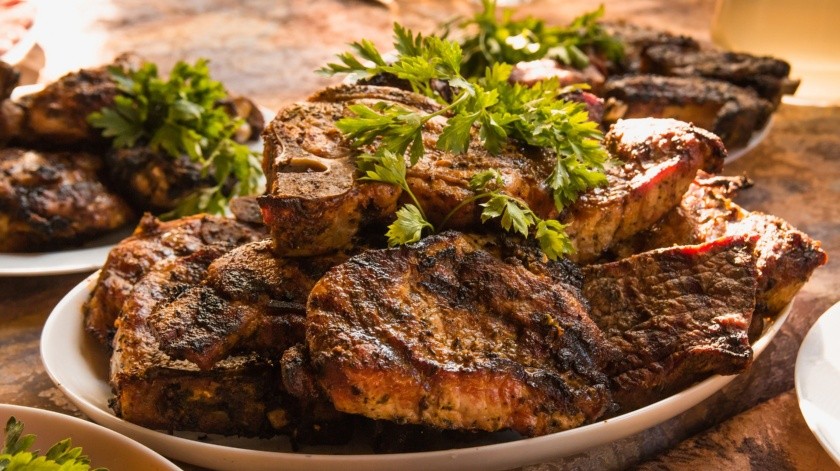 Las recomendaciones que dan es cocinar la carne con menos temperatura para evitar que libere toxinas durante la cocción. (Pixabay.)