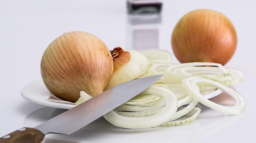 Por cada 100 gramos de cebolla consumes solo 40 calorías. (Pixabay.)