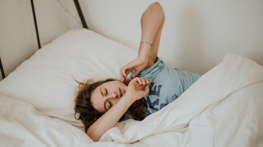 Dormir bien puede ayudar a disminuir el riesgo de desarrollar enfermedades como la diabetes.(Unsplash)