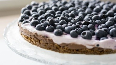 Prepara la mejor tarta de almendras y blueberries, te damos la receta