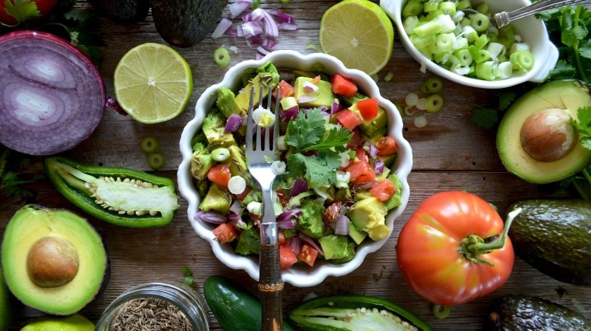 El guacamole puede ser parte de una dieta equilibrada si se respetan las porciones.(Unplash)