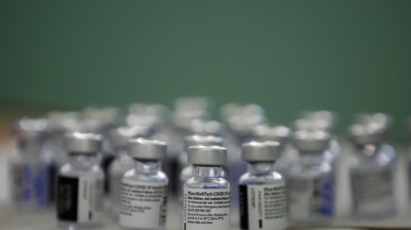 Un estudio ha mostrado que la vacuna de Pfizer podría reducir la mortalidad en un 98%(EFE)
