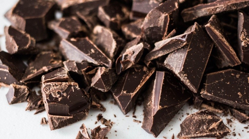 El chocolate puede formar parte de una dieta siempre y cuando sea mínimo 70% cacao y se acompañe de actividad física.(Unsplash)