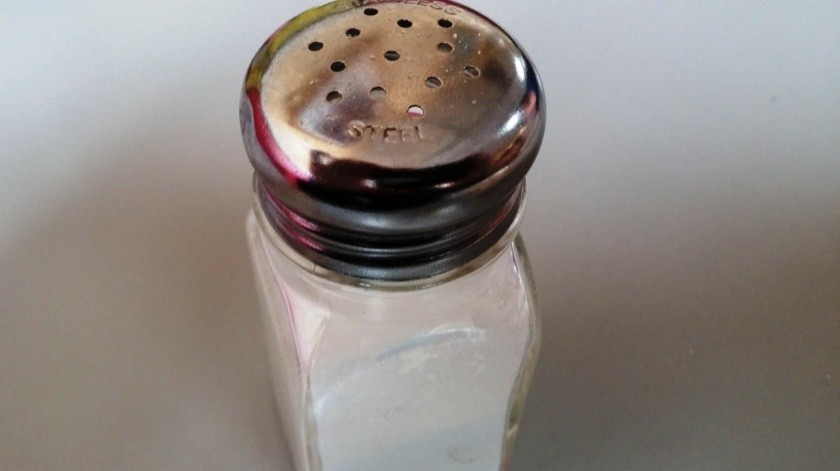 El consumo de sal en exceso puede provocar complicaciones de salud y aumentar el riesgo de enfermedades cardiacas.(Pixabay)