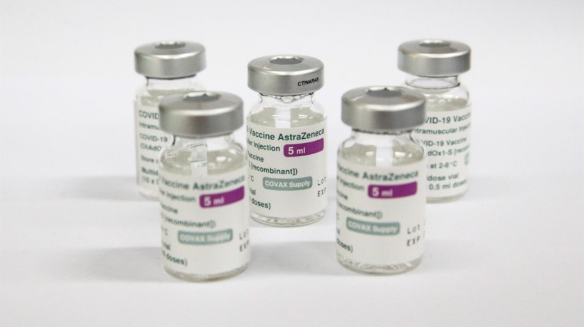 Las vacunas para el Covid-19 de AstraZeneca y J&J se han relacionado con los posibles casos de trombosis.(EFE)
