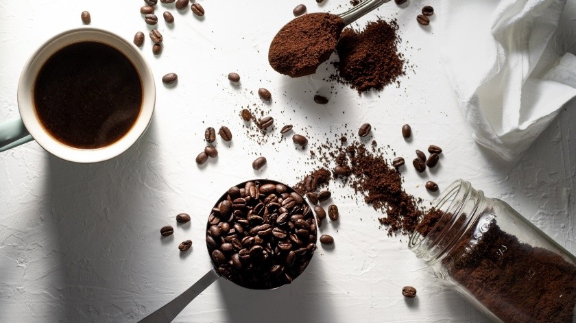 El consumo de café y té con cafeína podría dañar la salud renal.(Unsplash)