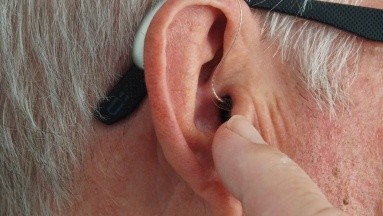 Descubren nueva estrategia para tratar la sordera causada por algunas quimioterapias
