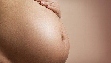 El embarazo aumenta en algunas mujeres riesgo en formación de cálculos renales