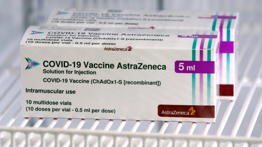 Chile prohibirá la segunda dosis de de la vacuna anticovid de AstraZeneca en hombres menos de 45 años.(EFE)