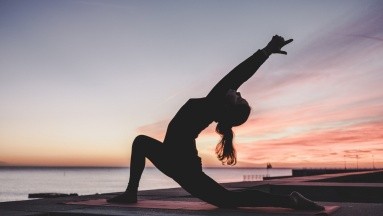 Día Internacional del Yoga: Reduce la presión arterial, el estrés y 9 beneficios más