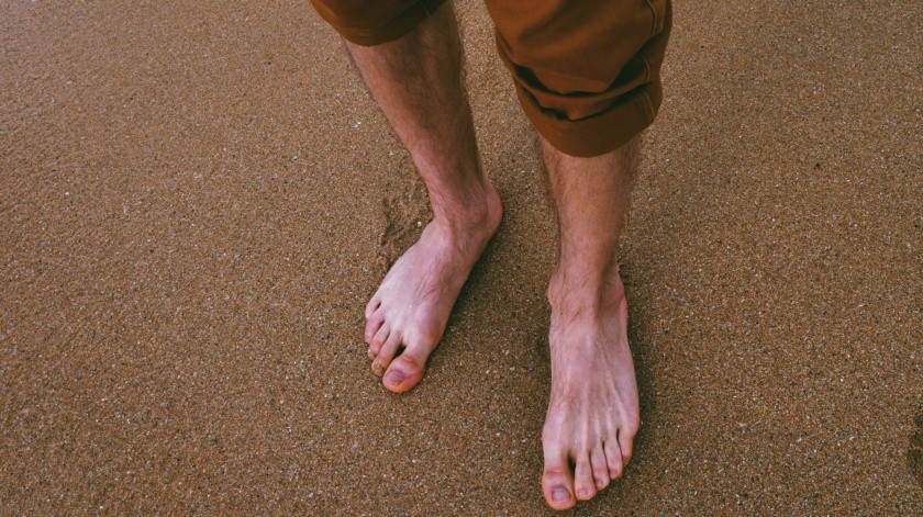 Una prueba en los pies puede ayudar a detectar si hay riesgo de enfermedades cardiacas.(Unsplash)
