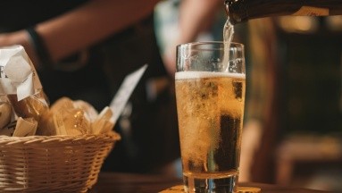 Consumo moderado de cerveza podría disminuir el riesgo de diabetes, señala estudio