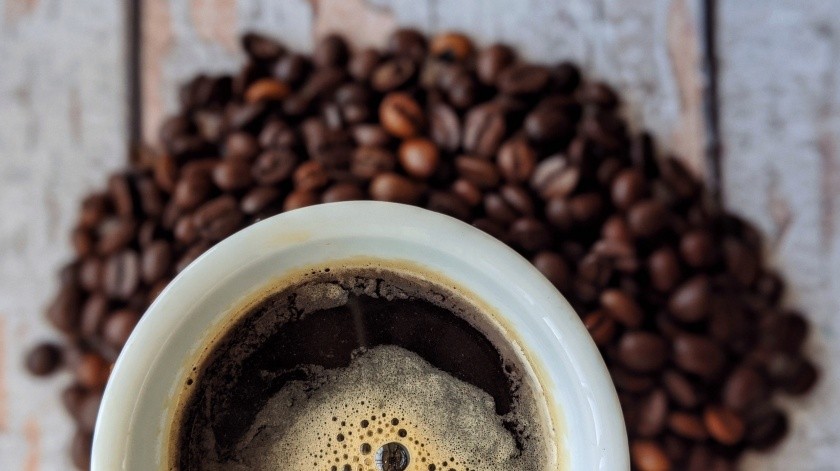 El café podría estar asociado con un menor riesgo de contagio de Covid-19, según estudio.(Unsplash)