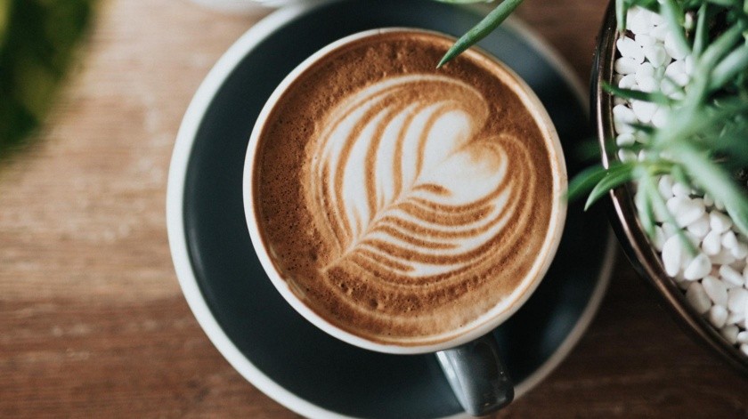 Un nuevo estudio ha indicado que el café no altera las palpitaciones del corazón.(Unsplash)
